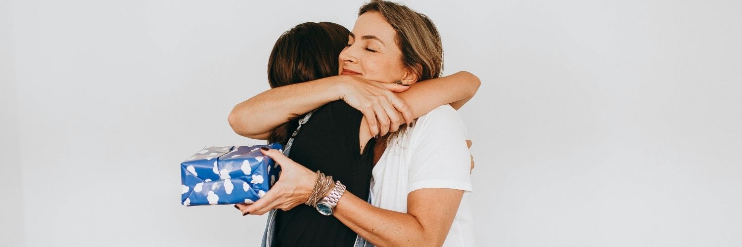 How to Cheer Someone Up Going Through Menopause (Kind Ideas + What to Say)